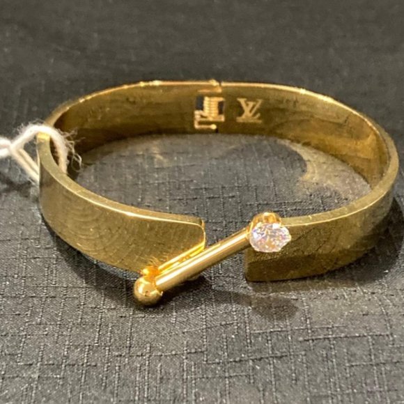 Louis Vuitton Diamond Cuff Henge solitaire diamond Bracelet - Picture 1 of 5